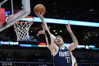 众多球迷揣 众多球迷揣