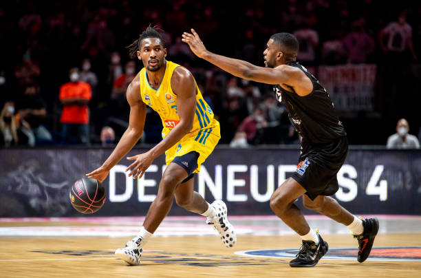 高空球防守 高空球防守
