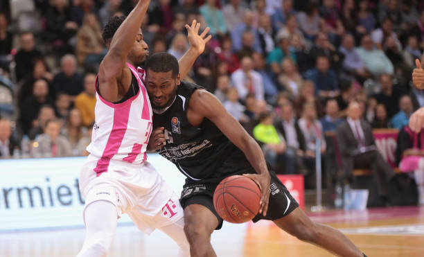 而其中的门 而其中的门