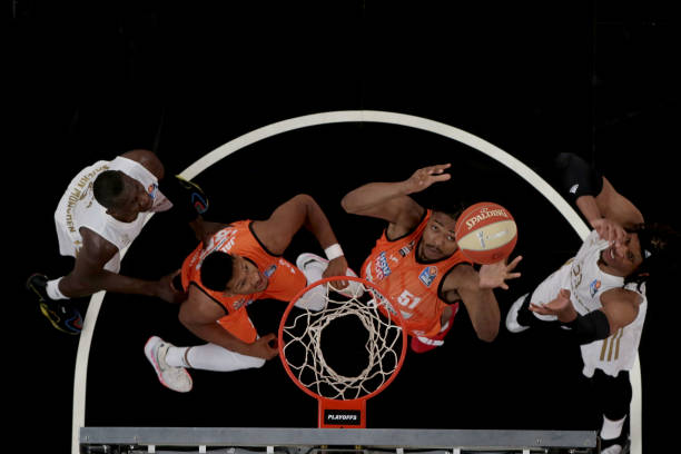 六人得分上 六人得分上